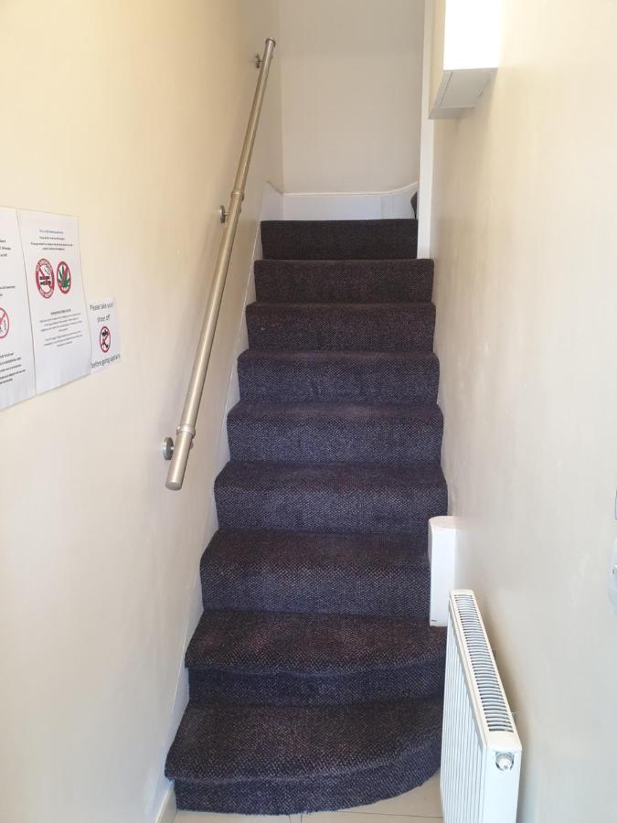London Luxury Spacious 2 Bedroom Apartment 4 Mins From Ilford Stn. Free Parking Luaran gambar