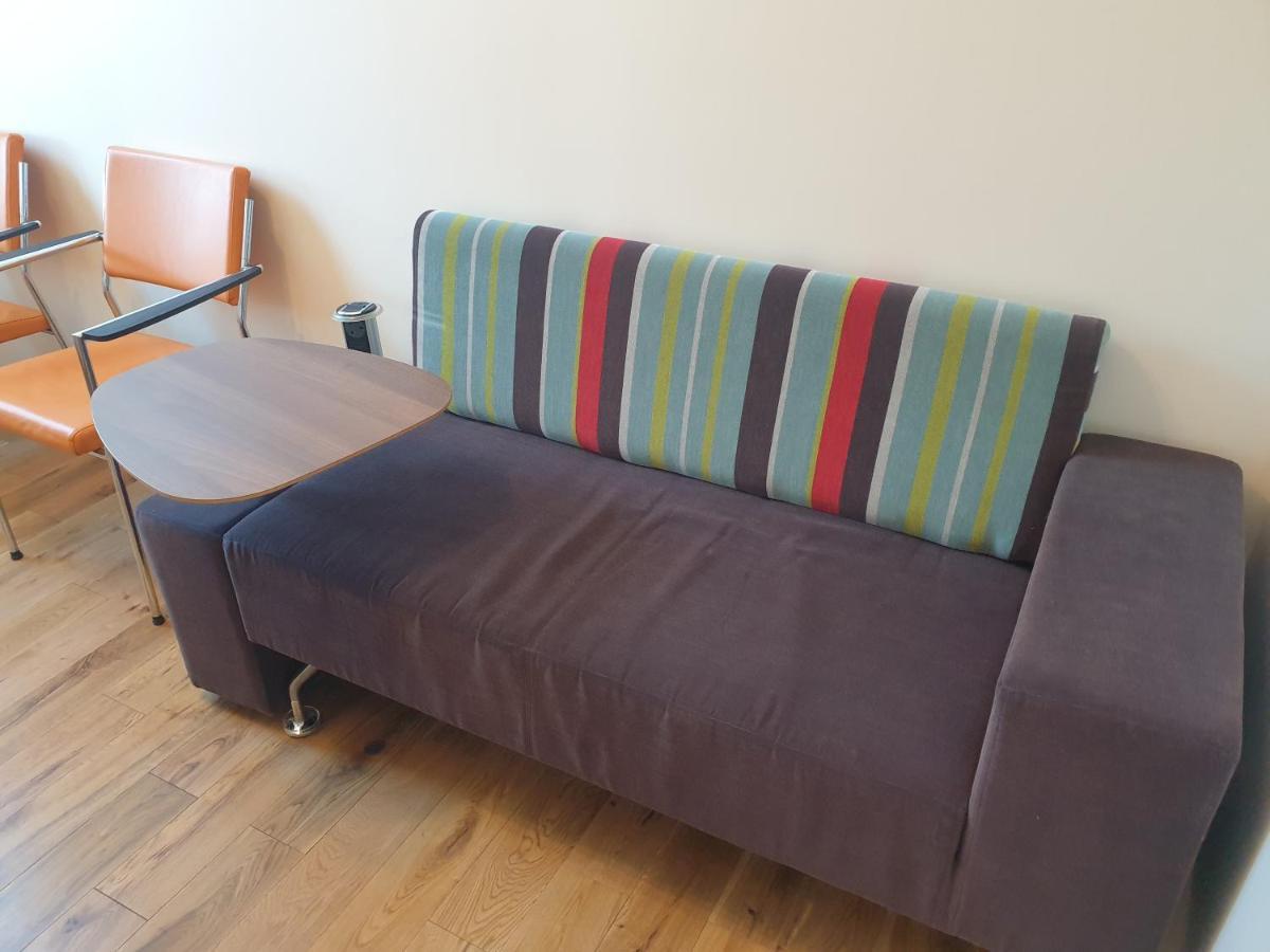 London Luxury Spacious 2 Bedroom Apartment 4 Mins From Ilford Stn. Free Parking Luaran gambar